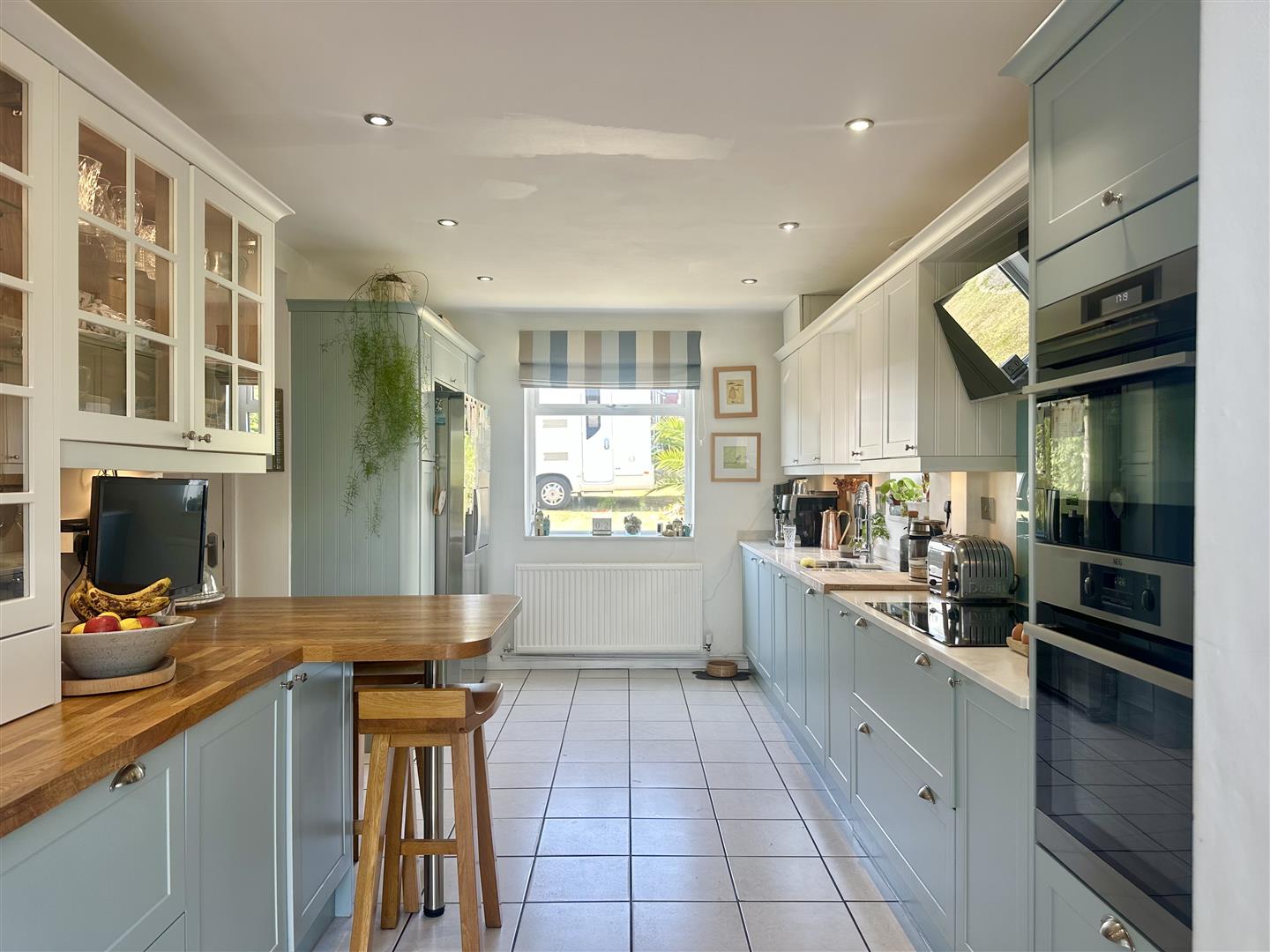 3 bed property in De La Warr Road, Bexhill-On-Sea